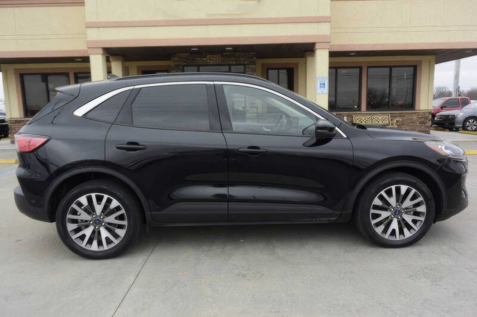 2020 Ford Escape Hybrid Titanium