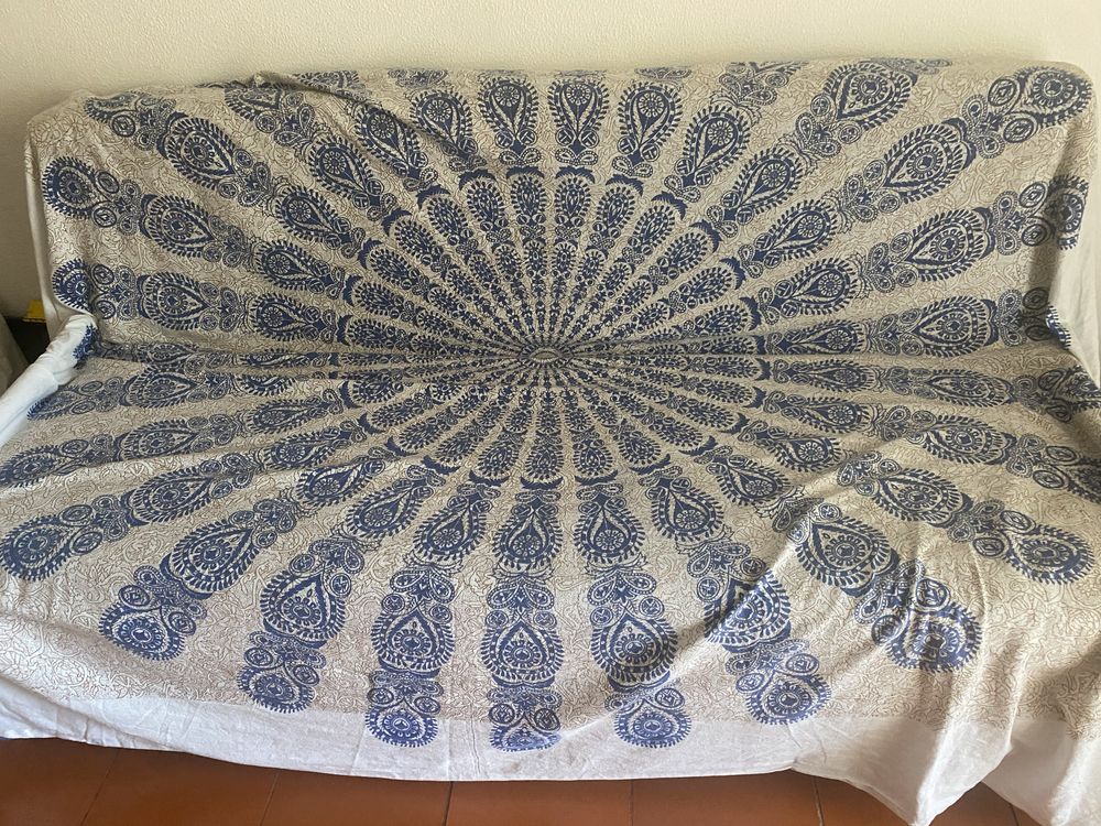 Sofa cama azul bem conservado