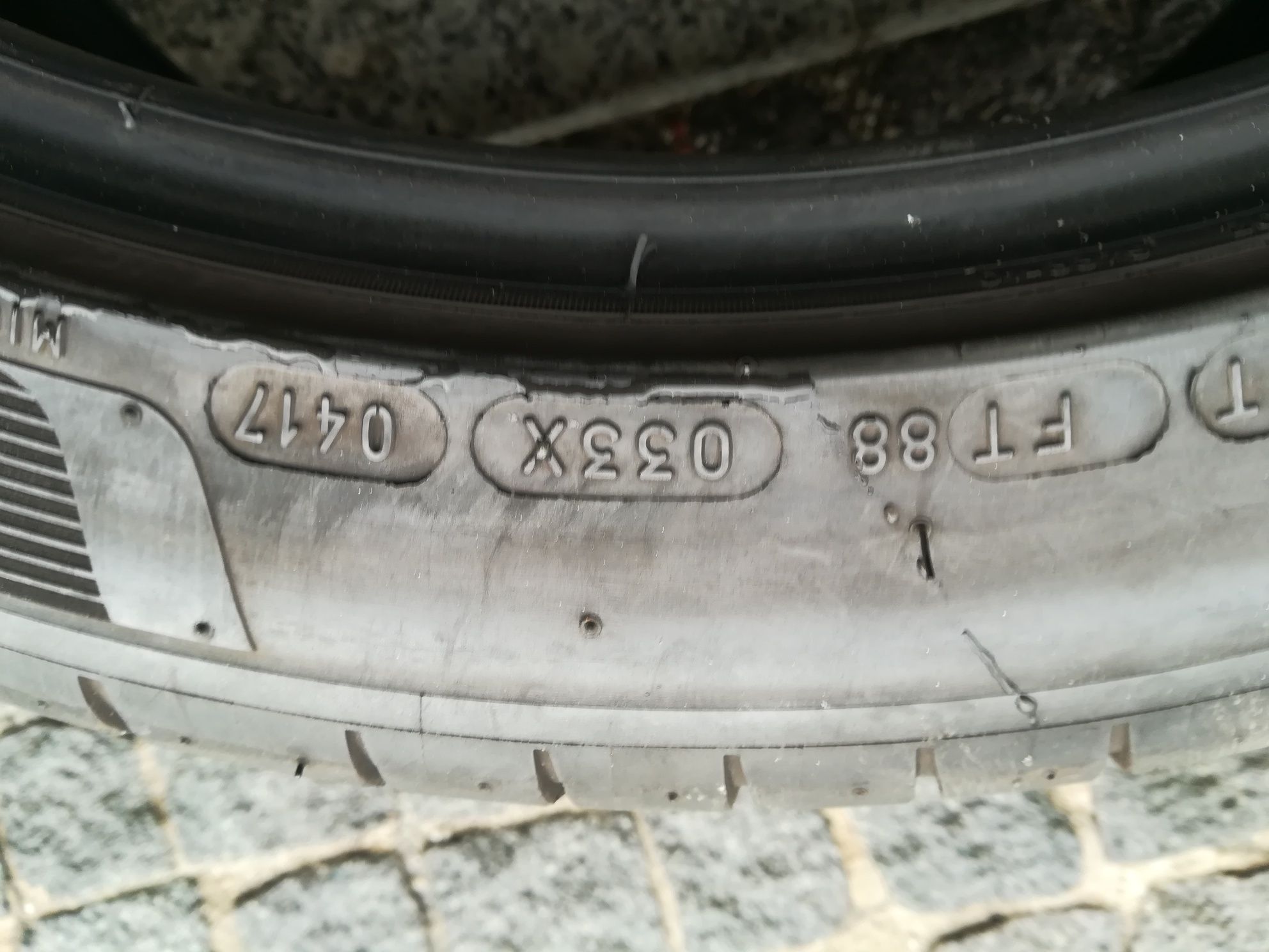 2 pneus 245 40 r18 Michelin