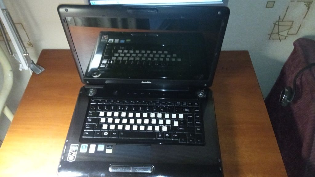 Ноутбук Toshiba satellite A350D-202 на запчастини