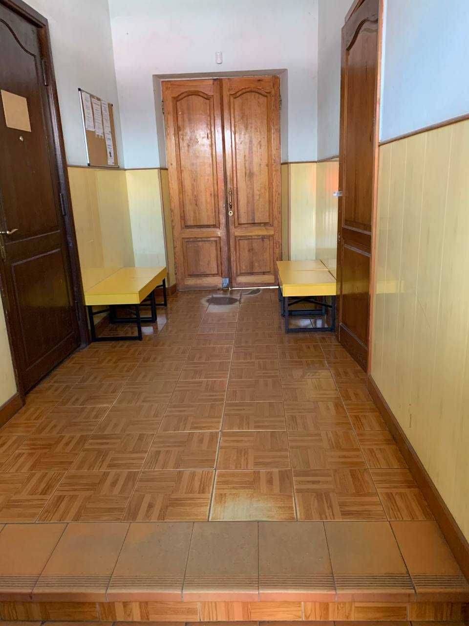 Будівля 884.6 м2, Переяслав-Хмельницький, вул. Б. Хмельницького, 49