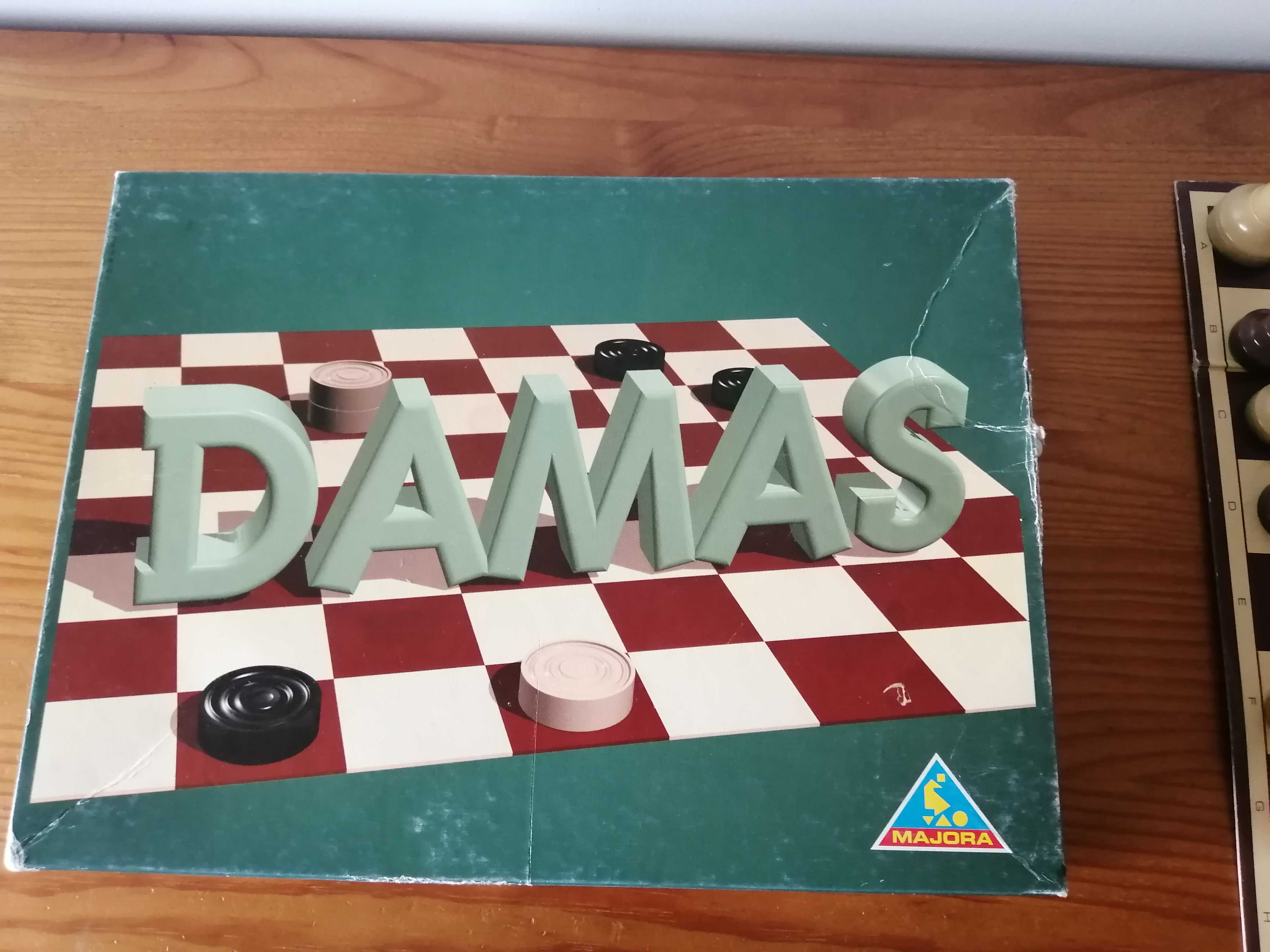 Jogo de Damas e Xadrez