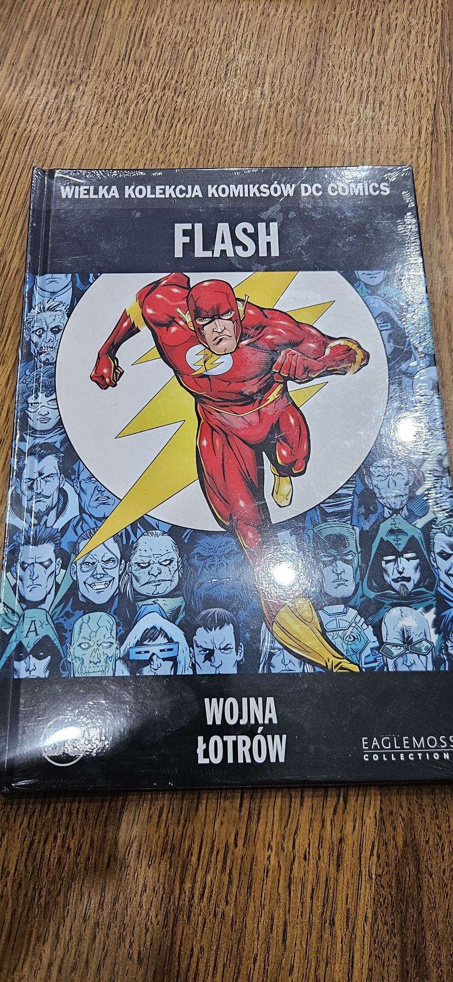 Flash Wojna Łotrów.  WKK DC COMICS #37