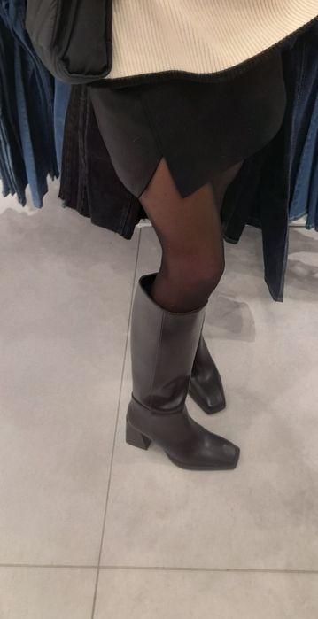 Bota preta da Lefties
