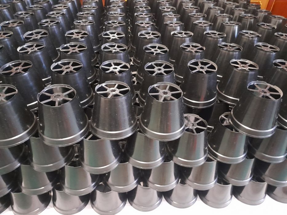 Виготовляємо  горшки для розсади  0.8л діаметром 13см