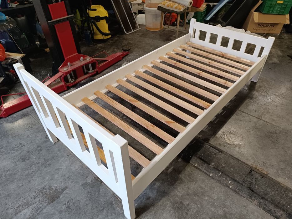 Łóżko 90x200 prawie nowe + materac twardy