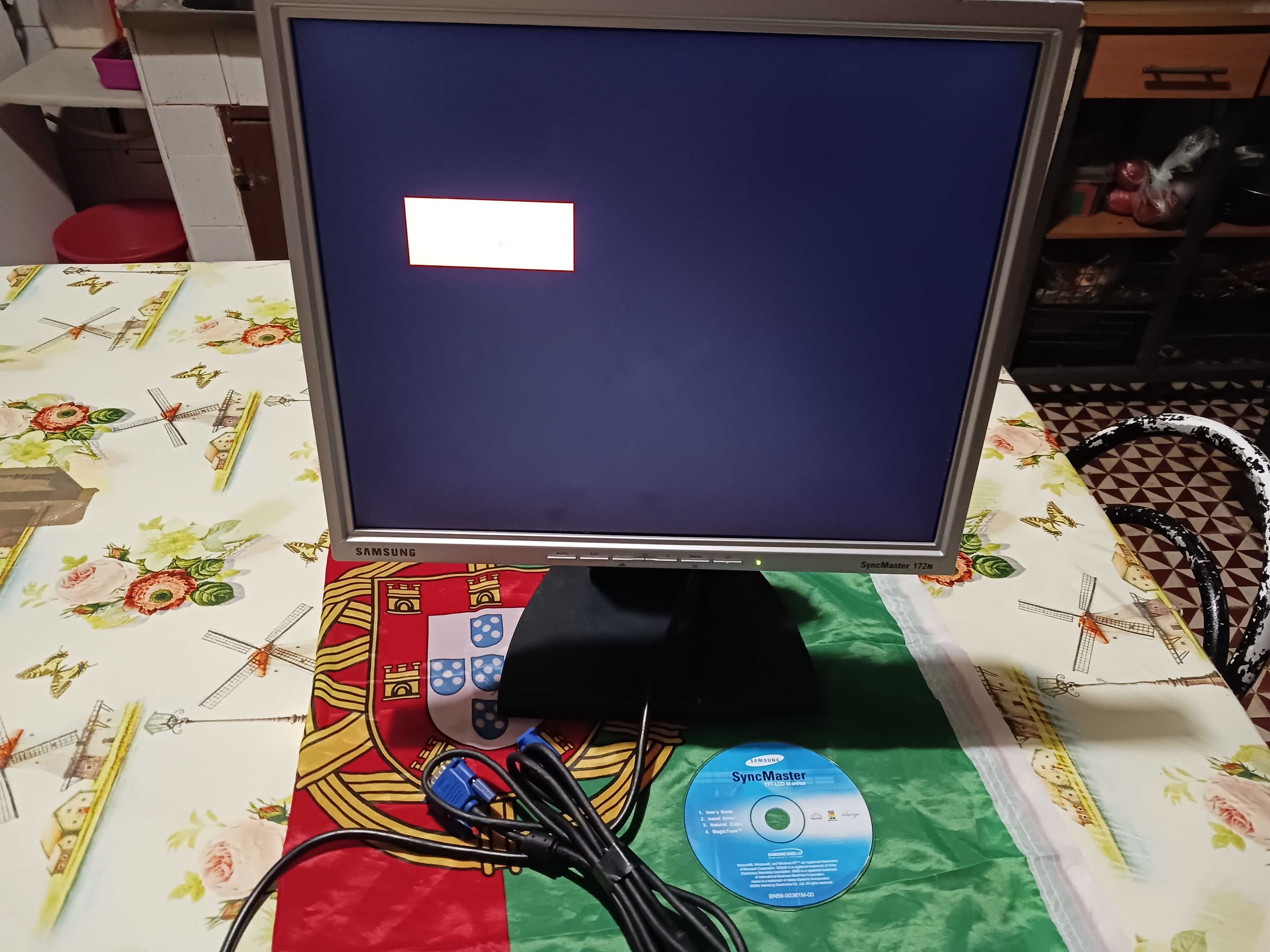 monitor de computador samsung 43cm de ecra esta impecavel