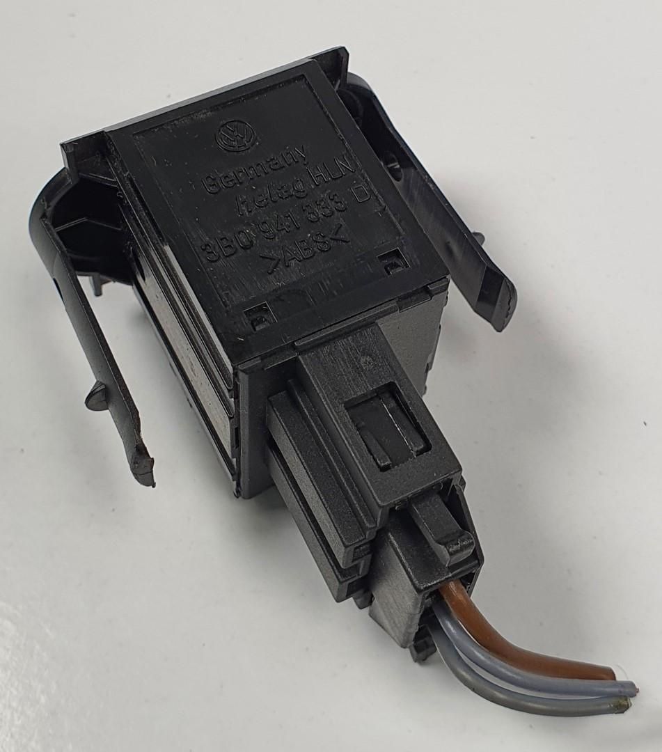PRZEŁĄCZNIK REGULACJI ŚWIATEŁ VW PASSAT B5 3B0941333
