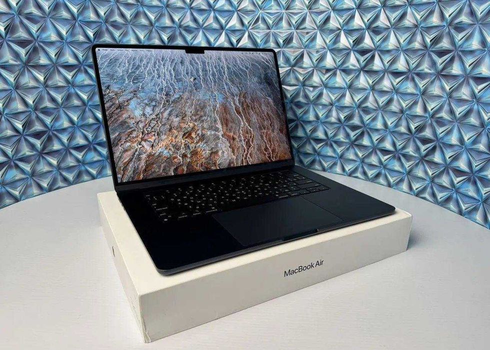 MacBook Air 15 M3 16/512Gb