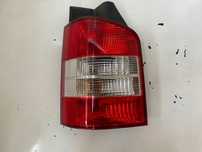 VW T5 MULTIVAN LAMPA LEWY TYŁ 7H5945095M