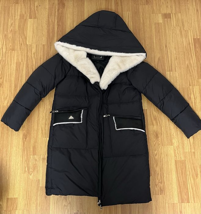 Зимовий пуховик.