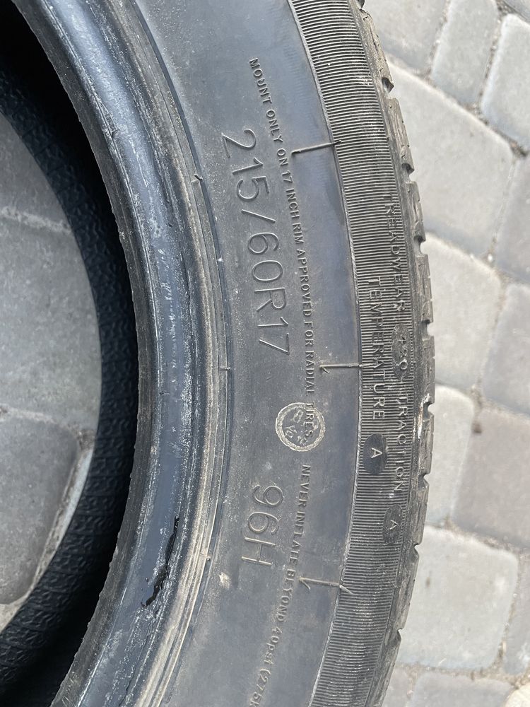 Продам комплект Cratos RoadFors H/T 215/60 R17 96H