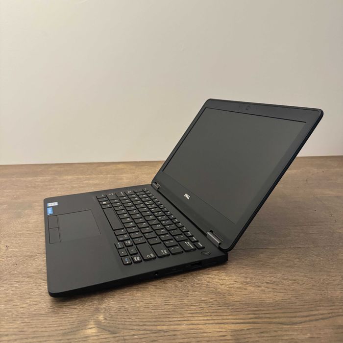 Dell Latitude E7270 / Intel Core i5 / RAM: 8 GB / 256 GB SSD