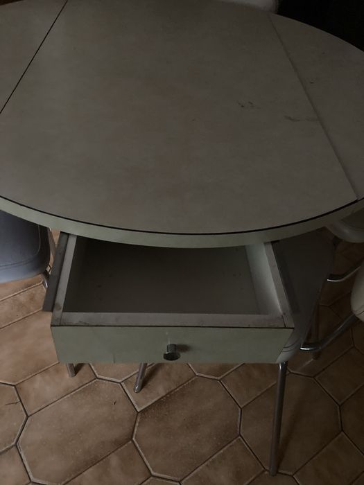 Conjunto de mesa e cadeiras Vintage/ antigo