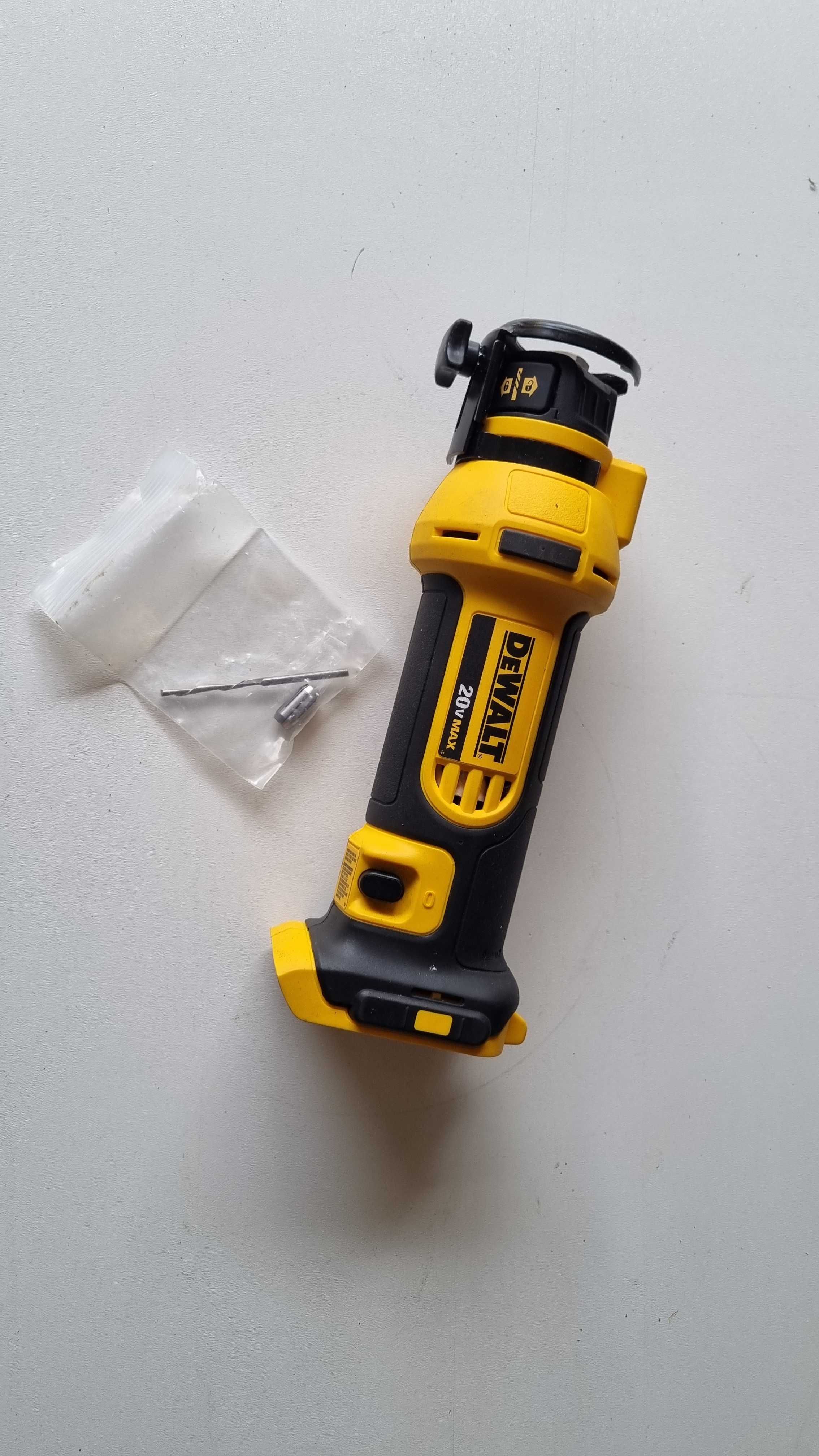 Frezarka do płyt G-K Dewalt DCS 551