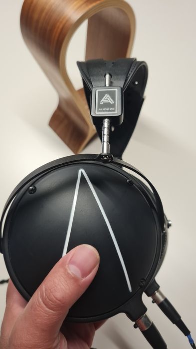 Auscultadores Audeze Classic Fechados