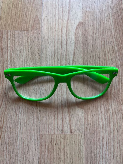 Biala Kultowa marynarka męska z paryskiego butiku na Champs-Elise