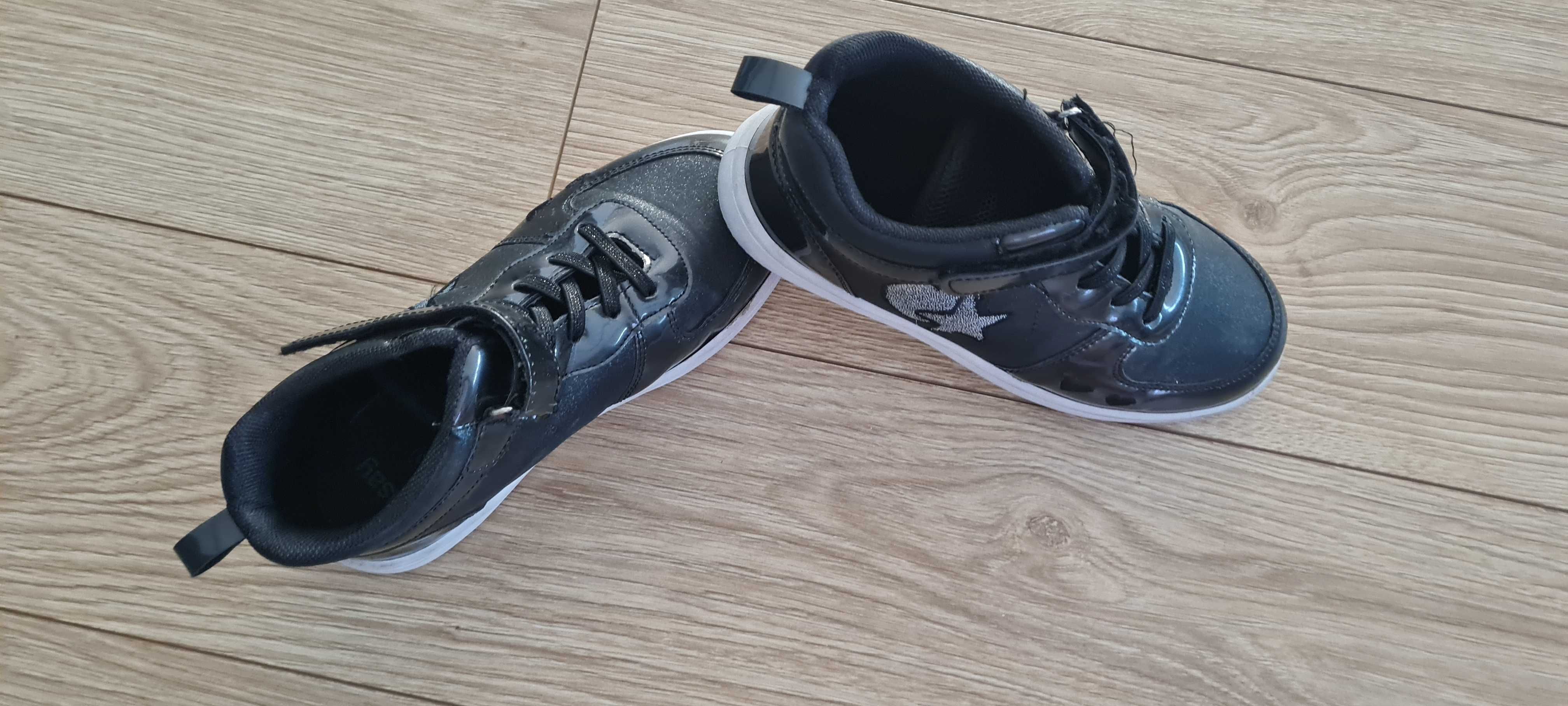 Sprzedam buty dziewczęce numer 33