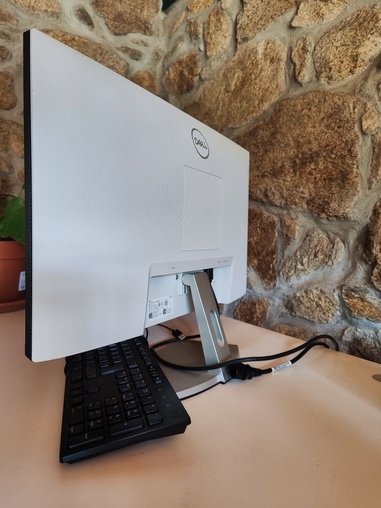 DELL Monitor e teclado