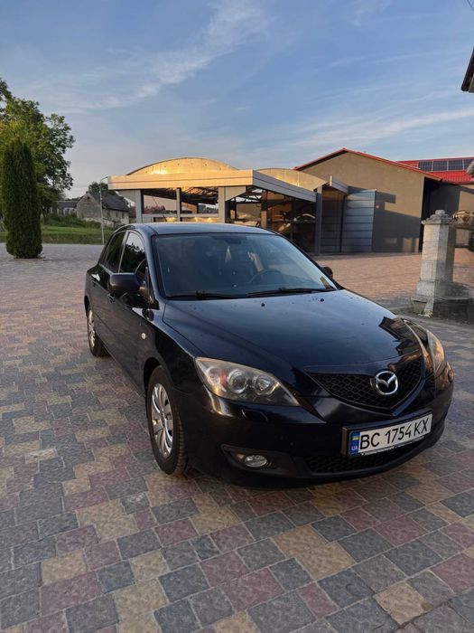 MAZDA 3 доглянута, обслужена, надійна