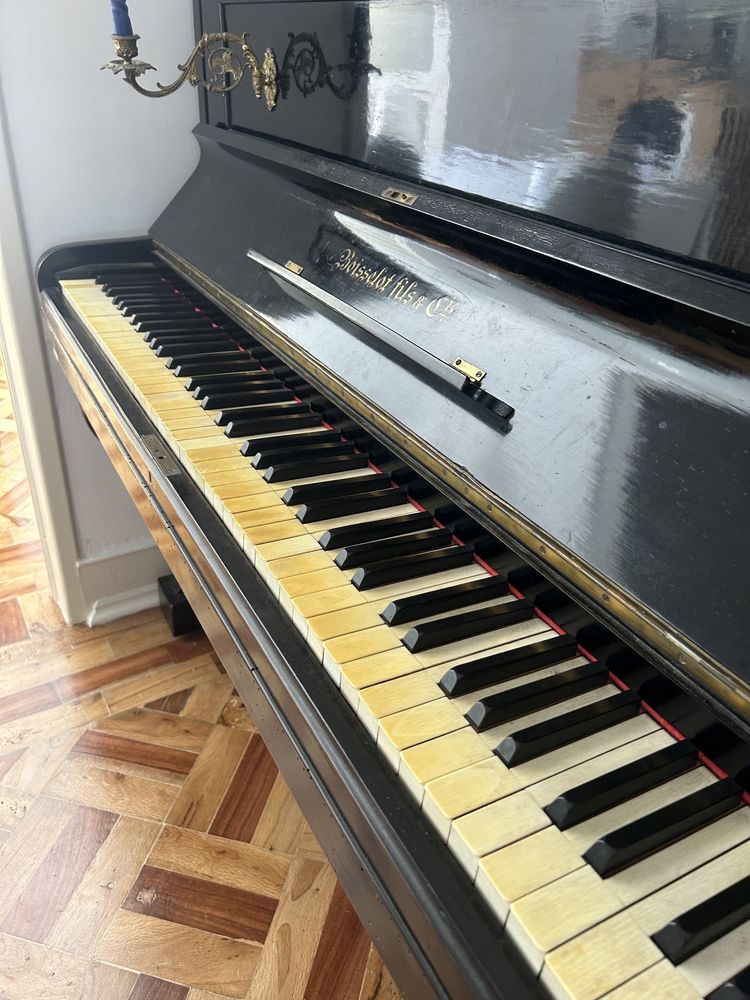 Piano vertical da marca Boisselot & Fils