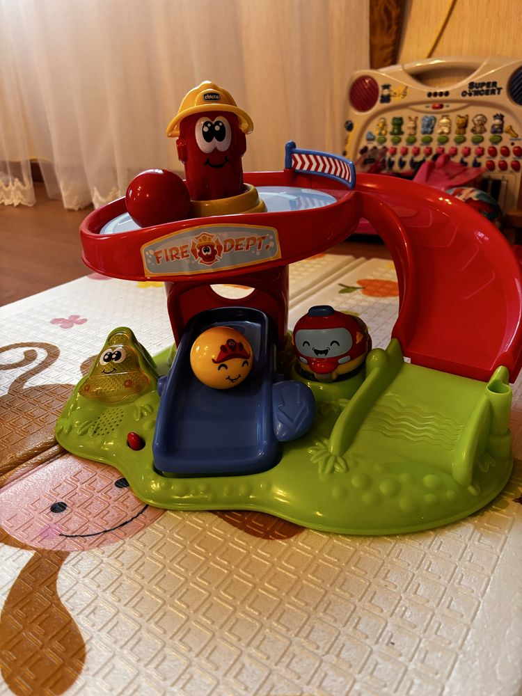 Ігровий центр Chicco Fire Station Turbo Ball пожежна станція