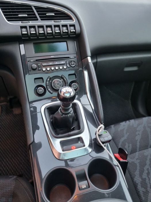 Пежо 3008. 2009р.в. 1.6 бензин