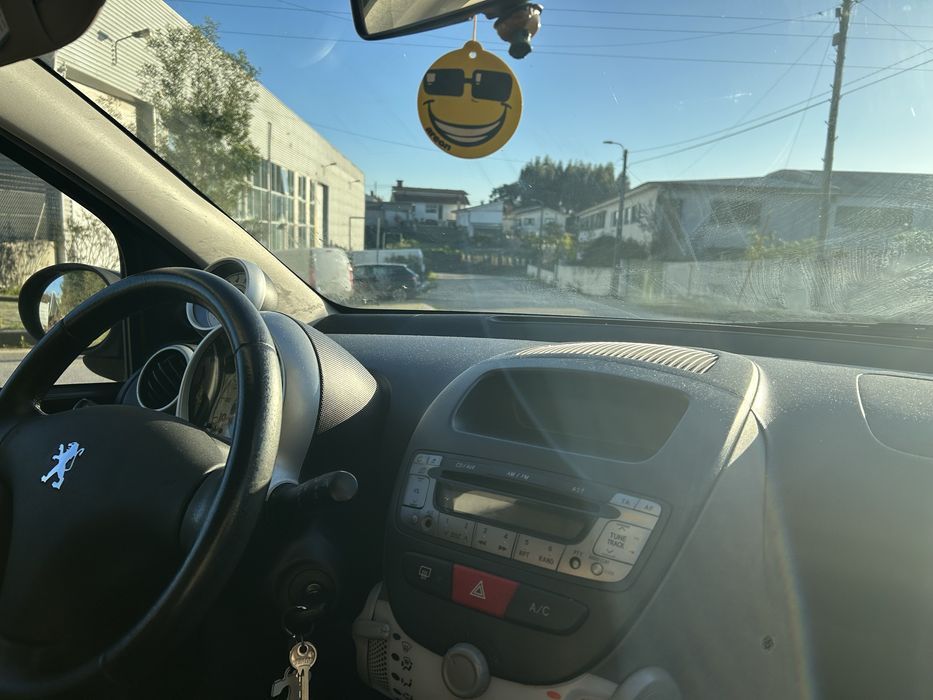 Peugeot 107 1.0 (Motor Toyota) 68 cv – 2009 –