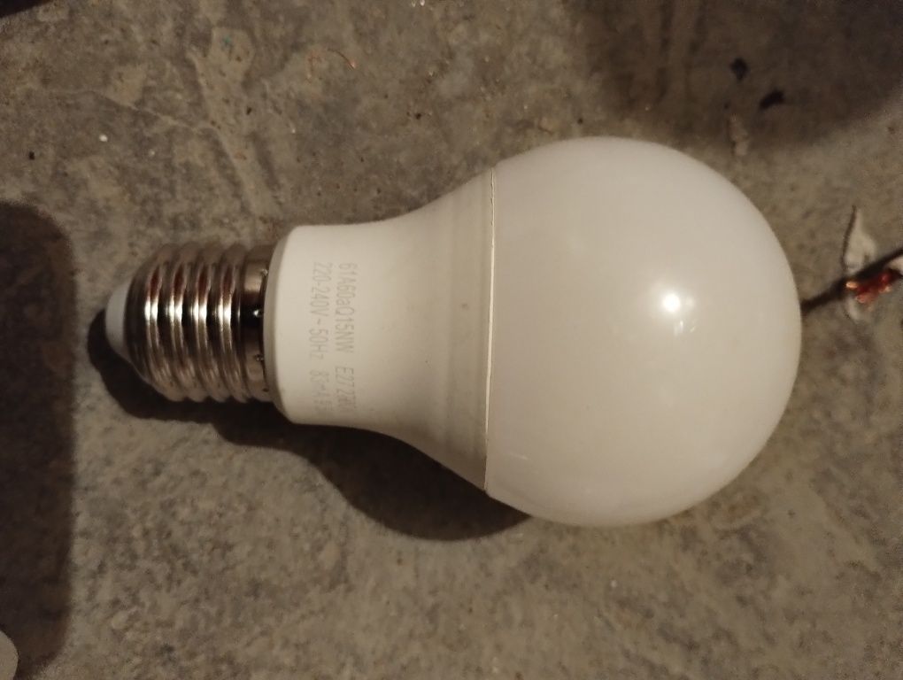 Żarówki  LED energooszczędne E27/E14- nieużywane komplet