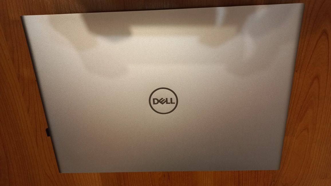 Dell vostro 5471 i5- 8th 16 ram ddr4 m2 250ssd win 11 pro