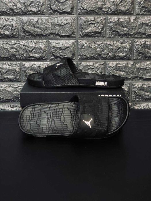 Шлепанцы Jordan мужские Камуфляж. Черные Джордан 39-46 пляжные Топ!