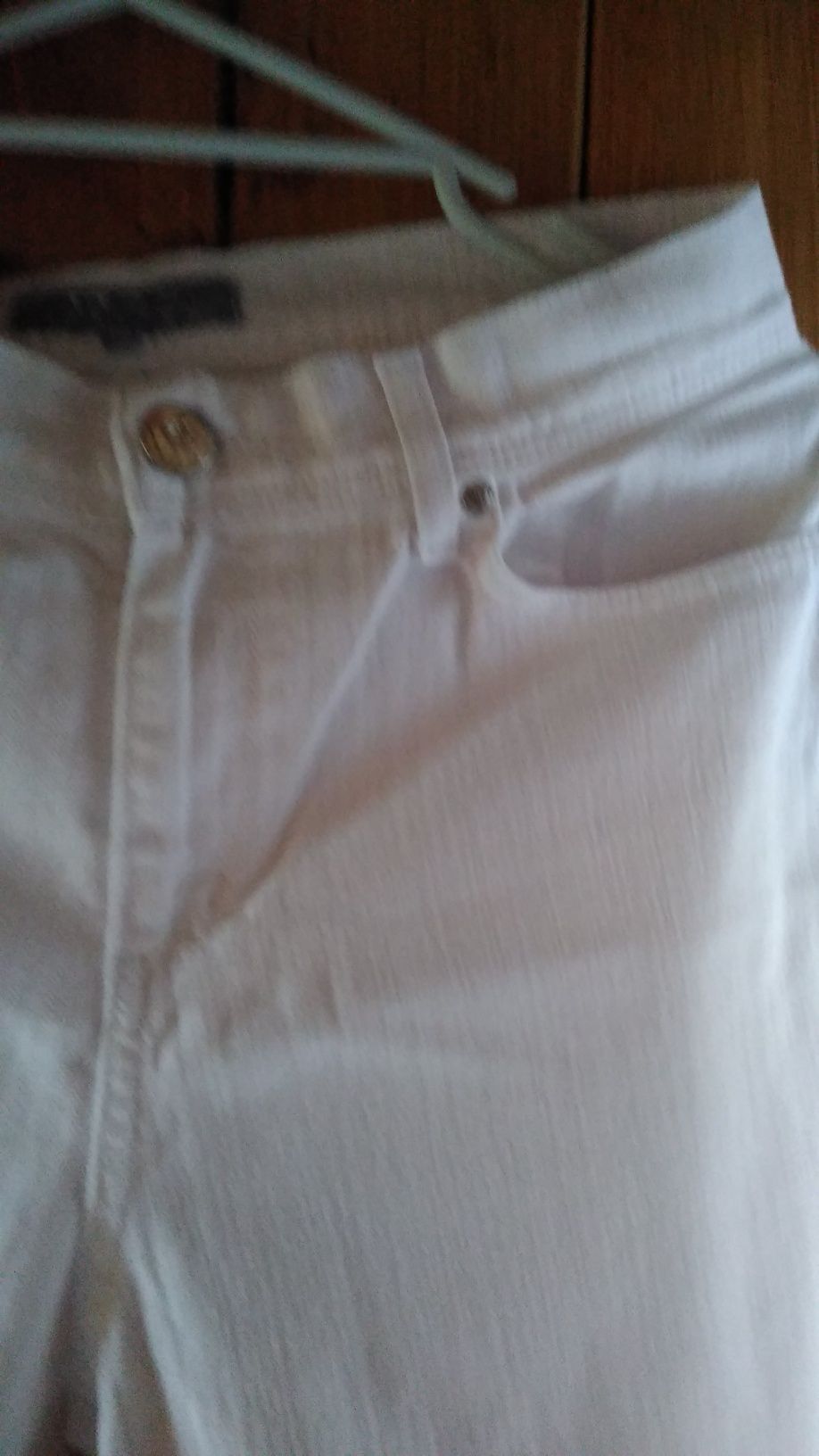 Spodnie damskie białe dżinsy