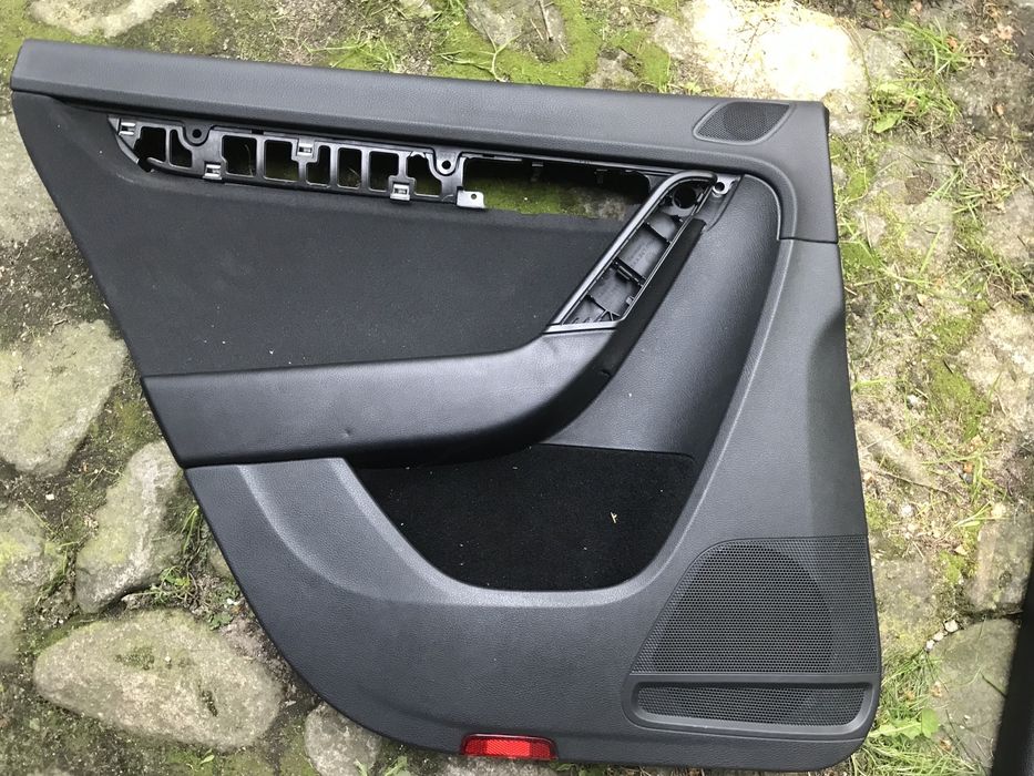 Boczki tapicerka vw passat b7 kombi