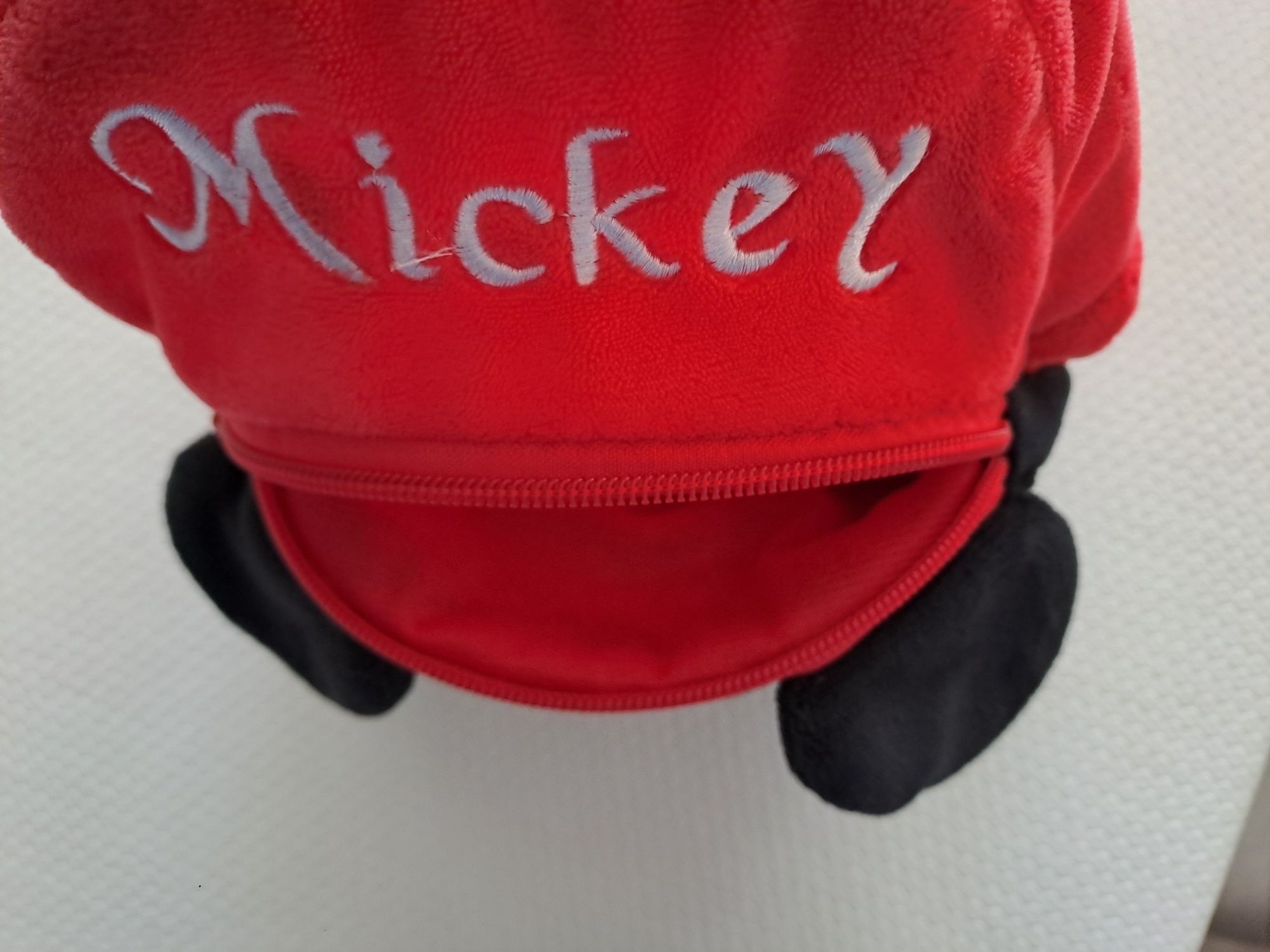 Mochila Mickey em pelúcia