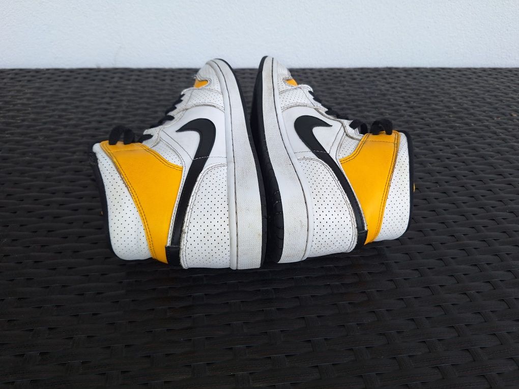 Nike Air Jordan 1 Mids