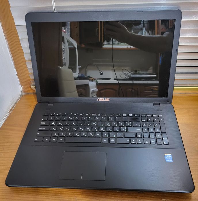 Ноутбук 17,3" Asus N3530(4 ядра)/8Gb/128Gb SSD