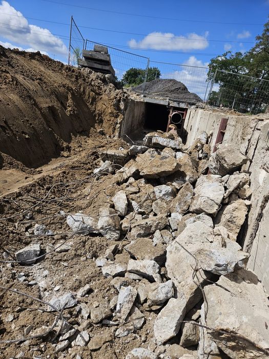 Roboty Ziemne, Pracę minikoparka wykopy wyburzenia Niwelacja terenu