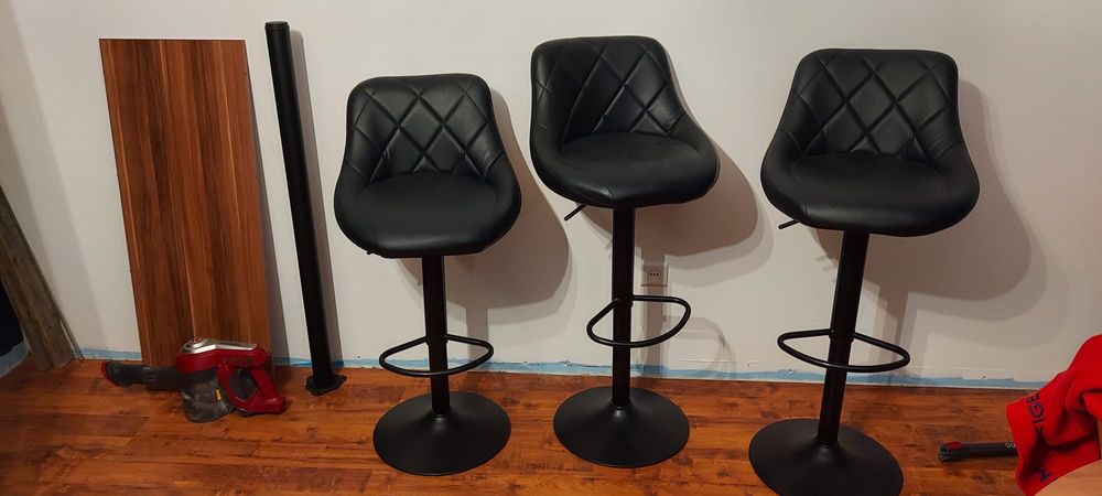 Hoker, barman, krzeslo barowe