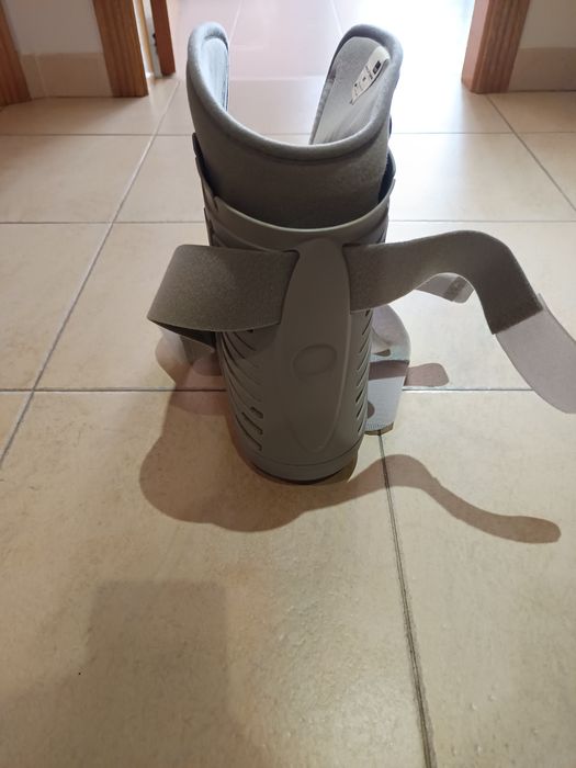 Bota ortopédica com capa