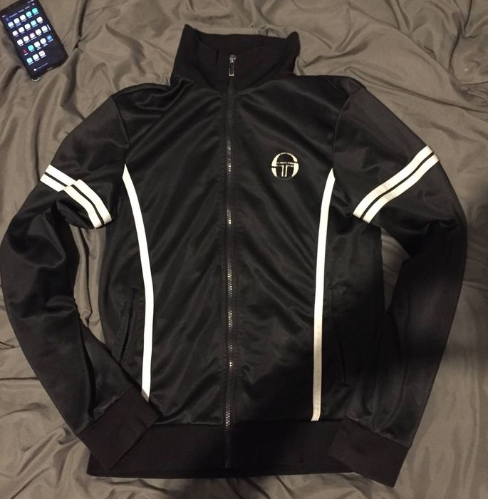 Продам олемпийку Sergio Tacchini