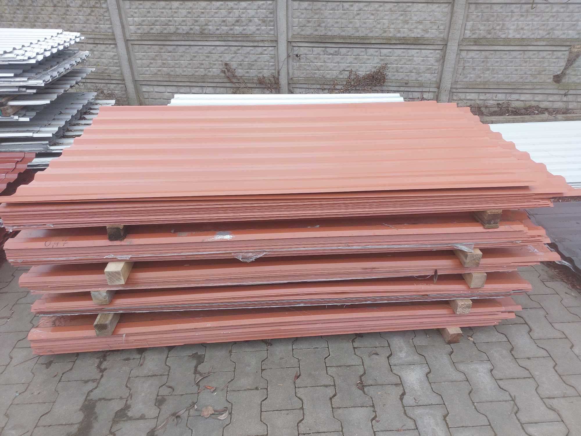 Blacha Trapezowa 0,50mm T-20 długość- ok 2m II gat  Ral 8004 ceglasta