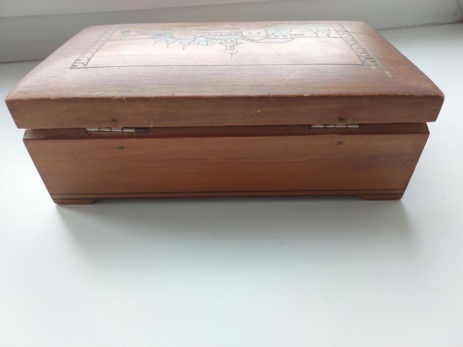 Шкатулка деревянная