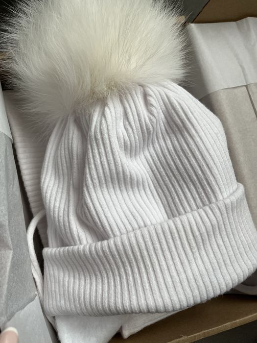 Зимова шапка для дівчинки