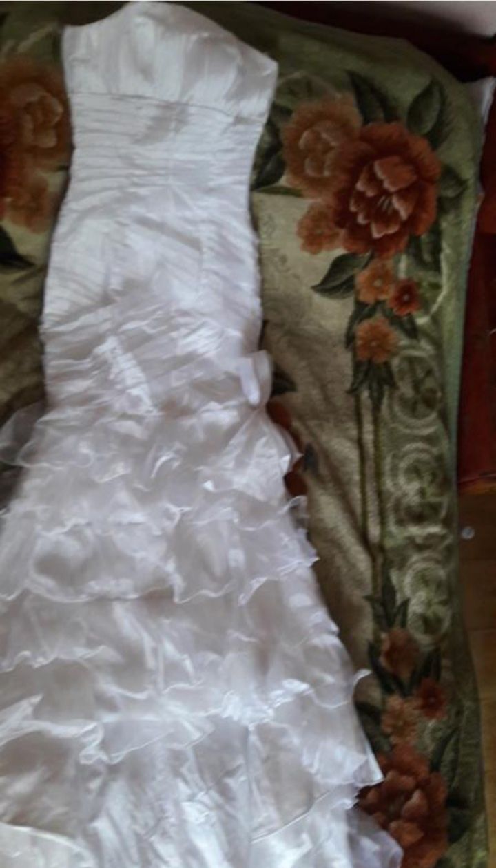 Весільна сукня в фасоні рибка