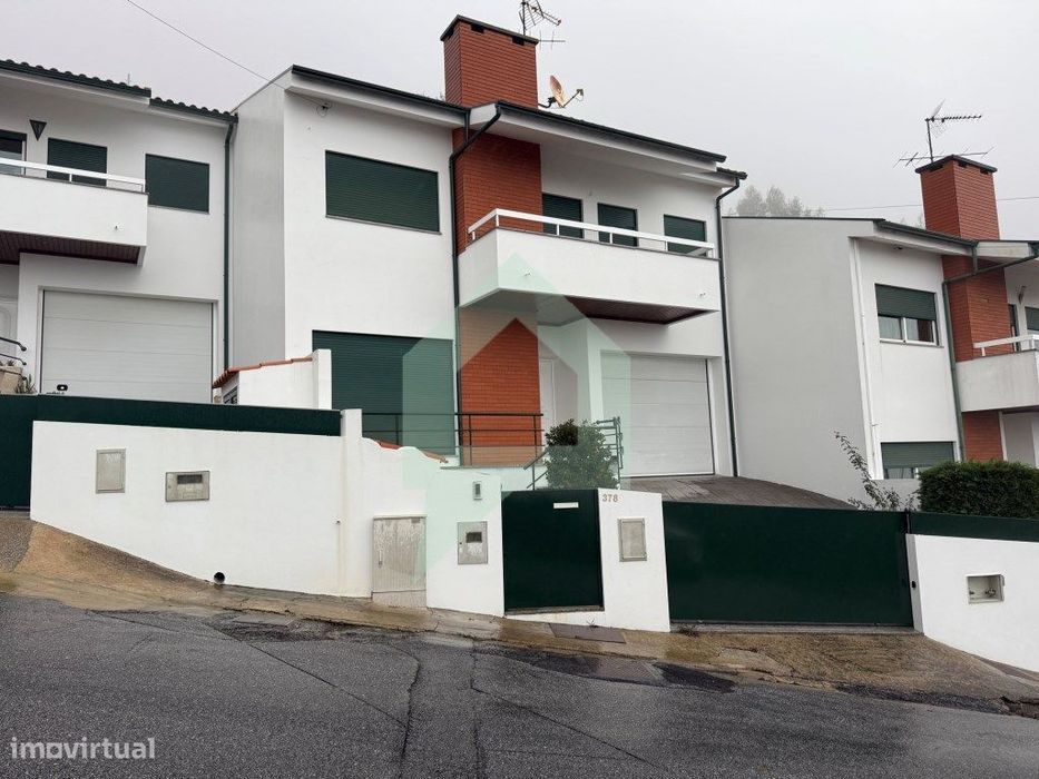 Moradia T4, excelentes áreas e ótima exposição solar - Abade de Nei...