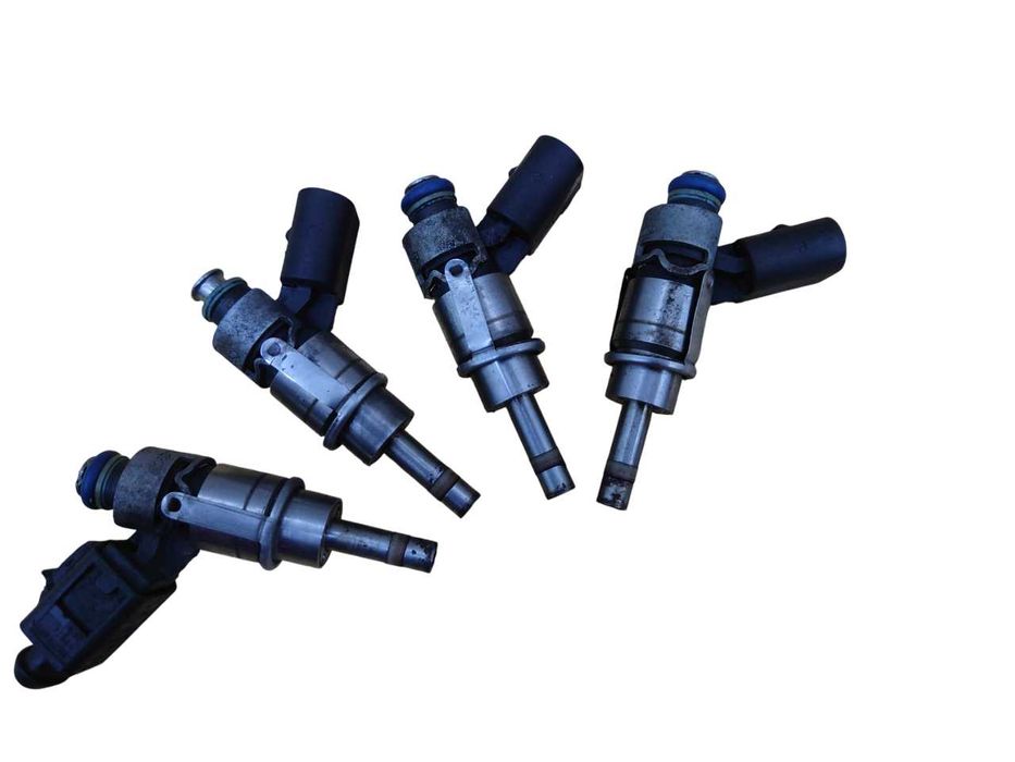 Audi A4 B6 A3 8P VW Golf V Passat B6 2.0 FSI Wtryskiwacze Wtryski