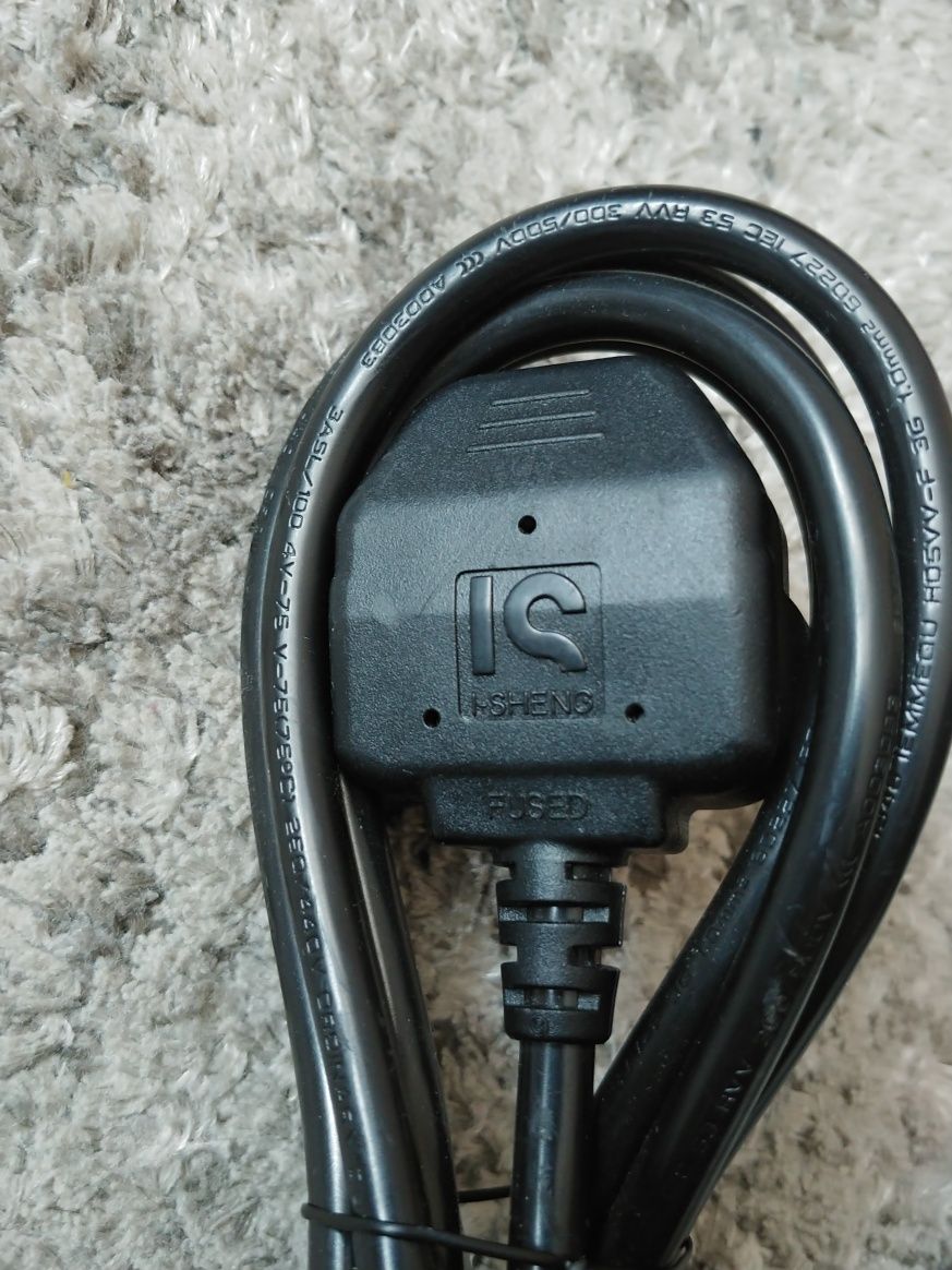Nowy kabel zasilający angielski UK wtyk c13