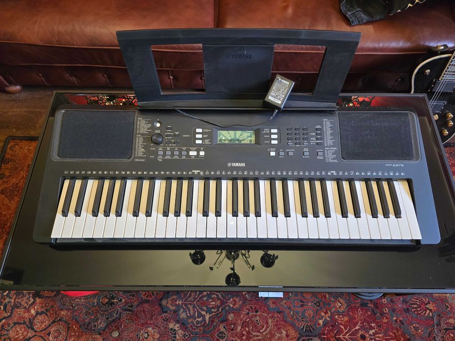 Yamaha PSR-E373 + statyw Gravity X – Stan idealny!