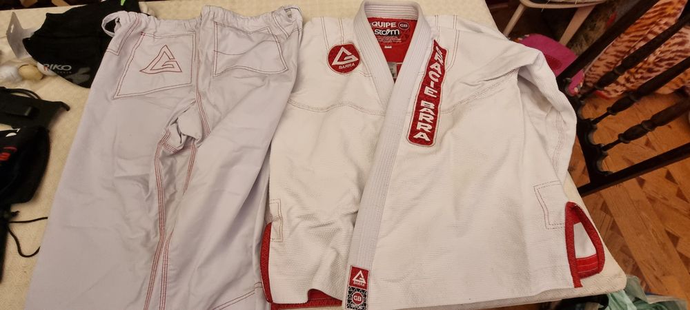 Kimono Bjj Gracie Barra "pegada"