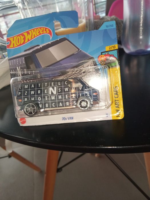 Nowe auto do kolekcji hot wheels van